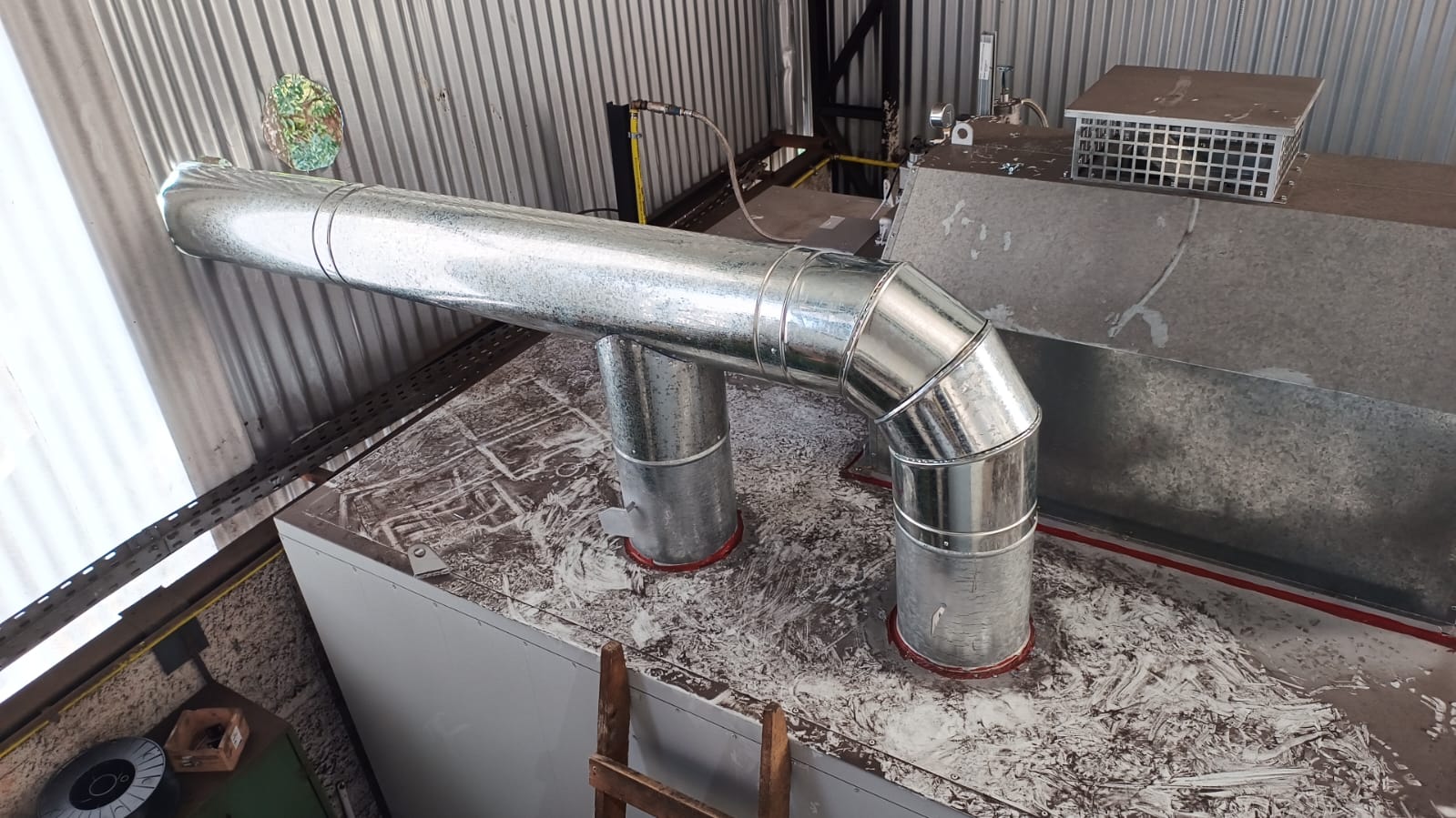 Tubulação e condutores galvanizados instalados